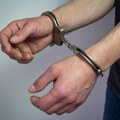 Četiri muškarca uhapšena u Užicu: Policija u autu pronašla drogu, jedan vozio ispred kao „straža“