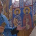 Skandalčina na venčanju Srbina i afrikanke Sveštenik se našalio, pa izazvao bes na mrežama: ''ovo je bogohuljenje!''…