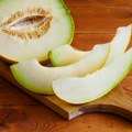 Najzdravije voće za letnje vrućine - priprema kožu za sunce i čuva ravan stomak