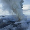 Probuđen nakon pola milenijuma: Vulkan izbacuje pepeo čak 6,7 kilometra u visinu (foto/video)