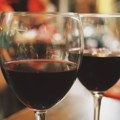 SAD ne odustaju od carina na vino iz EU, francuski vinari duboko razočarani