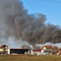 Пожар код Шапца: Ватрена стихија у селу Табановић "гутала" објекте, на терену 16 ватрогасаца