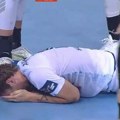 Uznemirujući prizor! Srbin brutalnim udarcem razbio nos Francuzu - krv lila na sve strane! (video, foto)