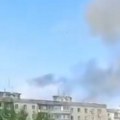(Video) Gori gasno postrojenje u Rusiji! Haos na nebu: Oglasio se i Zelenski, odjekuju sirene za uzbunu