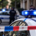 Dečak (16) se upucao u vrat očevim pištoljem: Drama u stanu na Vračaru, sa njim bila još četvorica tinejdžera