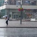 Potopljene ulice u Kruševcu: Crni oblak spustio se do centralne Srbije i napravio haos (foto/video)