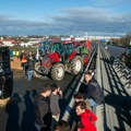 Novi francuski premijer brani poljoprivrednike, uprkos njihovoj blokadi Pariza