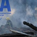 Gust dim širi se nasaljem: Veliki požar izbio u Mrčajevcima kod Čačka, vatrogasci sa dva vozila stigli na lice mesta