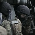 Eksplozivna naprava bila spremna za upotrebu Ruske vlasti privele 3 muškarca koji se sumnjiče za planiranje terorističkog…
