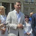Savo Manojlović verifikuje pa vraća mandate u Beogradu