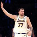 Petar Grašo zapevao za Luku Dončića: NBA zvezde se opustile uz domaći hit pred veoma važnu utakmicu