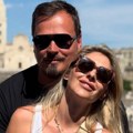 Zavlači se u pećine, pa se penje sa decom po vulkanu: Kristina Radenković je sa porodicom na posebnom letovanju - pokazala i…