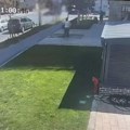 (Uznemirujući video) 47 sekundi užasa: Ovo je trenutak kada je autobus udara devojčicu na pešačkom u Zemunu