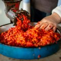 Domaćice otkrivaju Ovo je najbolji odnos paprike i patlidžana za savršen ajvar – bez greške!