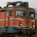 Stravična nesreća u srpskoj! Automobil podleteo pod voz, poginuo mladić (19)