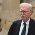 Bivši savetnik za bezbednost Donalda Trampa priznao da je koristio poverljive informacije za pisanje knjige, preti mu…