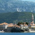 U akciji „Zaseda“ uhapšen državljanin Srbije jer je krao novac i torbe na plažama Budve