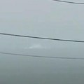 Prvi snimak helikoptera koji se srušio u Grčkoj! Pao kod ostrva okovanog olujom, kiša lila kao iz kabla (video)