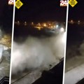 Strašne slike olujnog nevremena u Hrvatskoj: Valovi se uzdizali i snažno udarali u šetalište, slomljene barke
