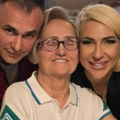 "Svaka žena je srećna ako je svekrva voli": Slika sa porodičnog slavlja pokazuje kakav odnos Jovana Jeremić ima sa…