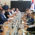 Dogovor Vučevića sa poljoprivrednicima: Regres 17.000 dinara po hektaru za sertifikovano seme