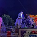 Drama u luna parku u Inđiji: Ženska osoba teško povređena, pala sa visine od 5 metara