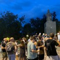 Protestna okupljanja: Demonstranti kod Vukovog spomenika, studenti iz Niša i Beograda u poseti Pirotu