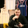 Savanović isprozivao Pešića: „Selektor naš dobri, on lupeta kako mu šta odgovara“