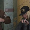 Mora da se iseli iz stana od 150 kvadrata iz centra, pevačica traži stvari po kontejnerima: Ima i 3 nekretine