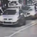 Blokaderka pocepala srpsku zastavu (VIDEO)