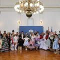 (Foto) Novi Sad dočekao igrače iz šest zemalja: Festival „Šajka“ okupio oko 150 folkloraša iz Evrope i Latinske Amerike…