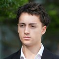 Student iz Francuske kažnjen sa 400 evra Singapuru, jer je lizao slamku i vratio je među čiste