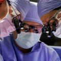 Svinjski bubreg mu spasavao život do pravog donora, funkcionisao čak 271 dan, čime je oboren rekord – operacija pruža nadu…