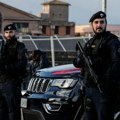 Učenik napao nastavnicu biber-sprejom i nožem u Rimu