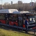 Sudar dva autobusa Udes na Autokomandi, dva policijska vozila na mestu nesreće