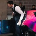 Ljudi u čudu gledali dončićevu zver na točkovima: Došao na utakmicu u roze-ljubičastom automobilu - evo i zašto! (video)