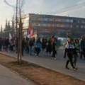 Oko 170 studenata iz Niša krenulo peške za Kragujevac: “Ništa nije daleko za pravdu” (VIDEO)