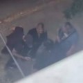 Prišli joj s leđa i oborili je! Detalji napada lažnih policajaca na devojku na Karaburmi: Komšinica ih rasterala, pa se…
