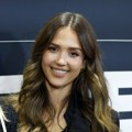 Džesika Alba uhvaćena s novim frajerom, ljubili se pred kamerama (FOTO)