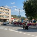 Zaposleni i uprava ušli u zgradu Univerziteta u Novom Pazaru zbog opasnosti od hemijskog incidenta i požara