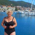 Skinula se u 69.: Godini i ponosno pokazala grudi Naša pevačica zarađivala tri penzije, a ovo joj je najveća strast: "Ženo…