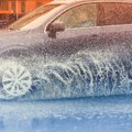 Kako kišne kapi mogu da oštete lak automobila: Naučnici otkrili neočekivan mehanizam