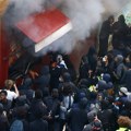 Novi dan protesta u Francuskoj: Studenti, srednjoškolci i "Žuti prsluci" ponovo na ulicama