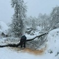 Kritično u ivanjičkom kraju: Četiri osobe spasene noćas iz snega (foto)