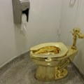 Priznao da je ukrao zlatnu WC šolju vrednu 5 miliona evra, dizajner u čudu: "Ko je toliko glup?"