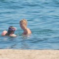 (Paparaco) zimi živi u Beogradu, leti u Budvi: Uslikali smo Nevenu Božović sa ćerkom, bacila peškir na plažu - nije se…