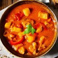 Jednostavan recept za domaći paprikaš: Vojvođansko jelo kojem niko ne može da odoli