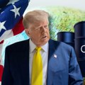 Трамп немилосрдан, царине од 500 одсто за све који купују руски гас и нафту. Председник дао своју сагласност: "Време је да се…