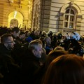 FOTO, VIDEO "Dalje ruke od Miletića": Demonstranti na Trgu slobode, pristalice vlasti ispred SNP-a