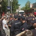 Novi pokušaj gaženja kod Pravnog: "Zaleteo se u masu, izvadio šipku na okupljene"